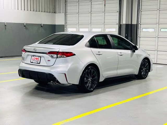 2024 Classic Silver Metallic Toyota Corolla SE FWD Sedan