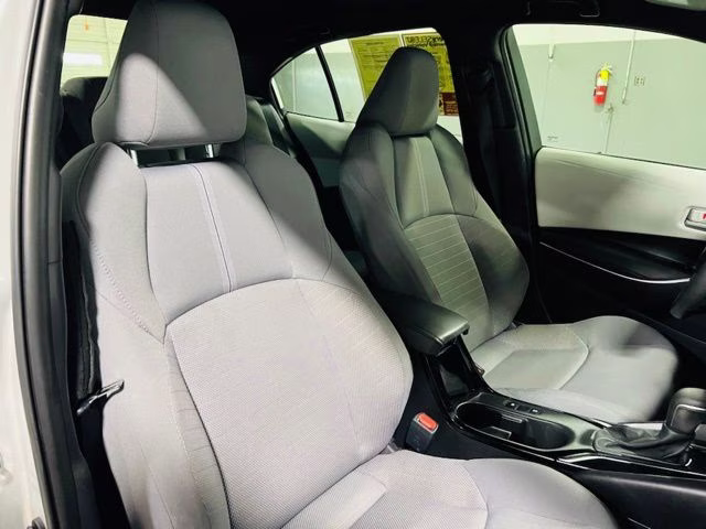 2024 Classic Silver Metallic Toyota Corolla SE FWD Sedan