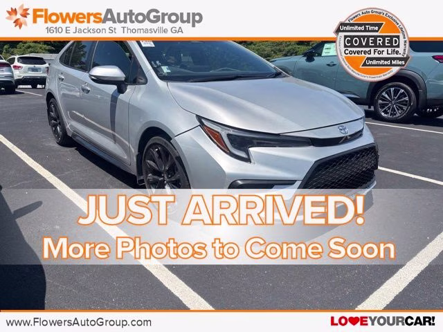 2024 Classic Silver Metallic Toyota Corolla SE FWD Sedan