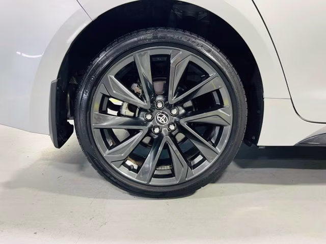 2024 Classic Silver Metallic Toyota Corolla SE FWD Sedan