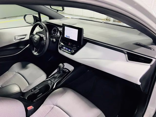 2024 Classic Silver Metallic Toyota Corolla SE FWD Sedan