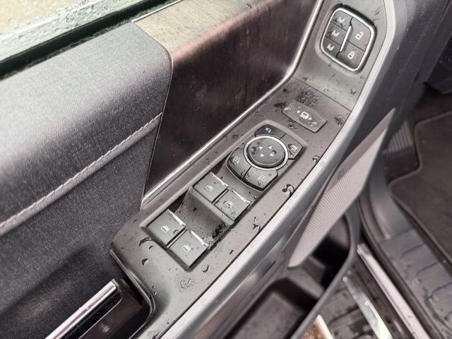 2022 Black Metallic Ford F-150 Lariat 4X4 Truck