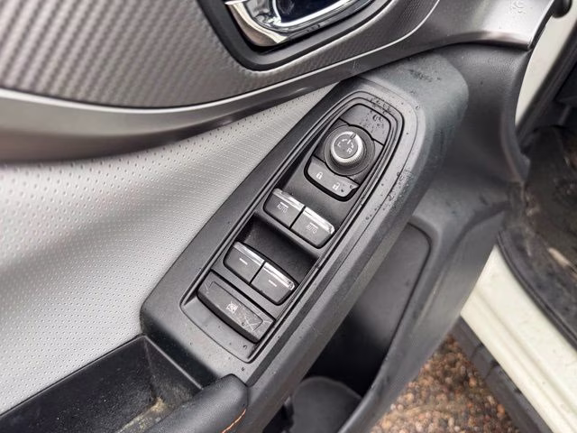 2021 Crystal White Pearl Subaru Crosstrek Limited AWD SUV