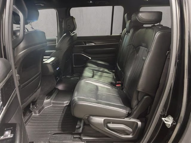 2023 Diamond Black Crystal Pearlcoat Jeep Wagoneer L Series II 4X4 SUV