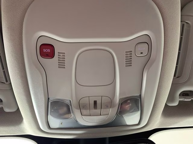 2022 Alpine White Clearcoat Jeep Renegade Limited 4X4 SUV