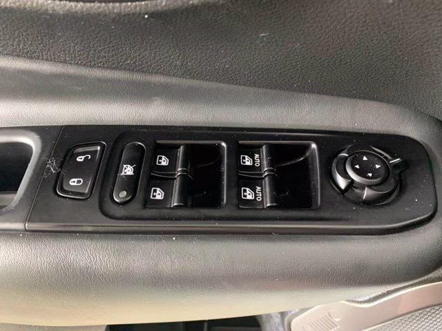 2022 Alpine White Clearcoat Jeep Renegade Limited 4X4 SUV