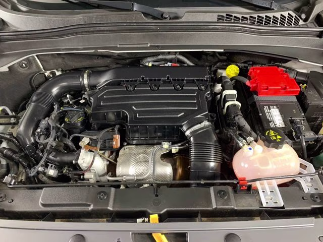 2022 Alpine White Clearcoat Jeep Renegade Limited 4X4 SUV