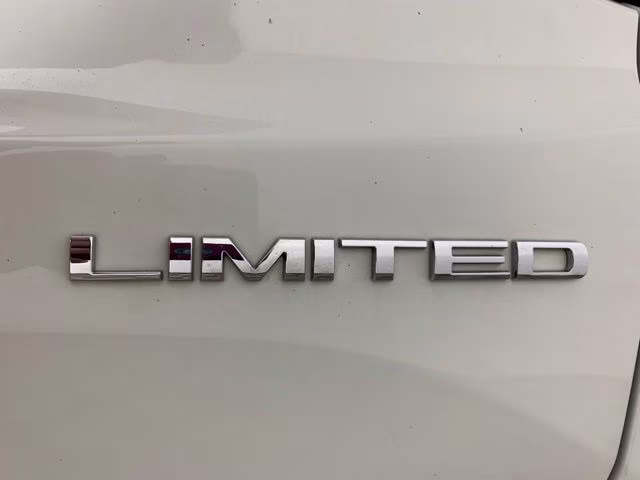 2022 Alpine White Clearcoat Jeep Renegade Limited 4X4 SUV