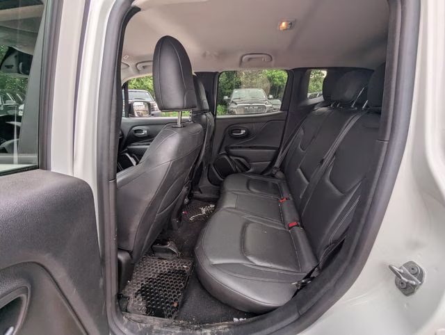 2022 Alpine White Clearcoat Jeep Renegade Limited 4X4 SUV