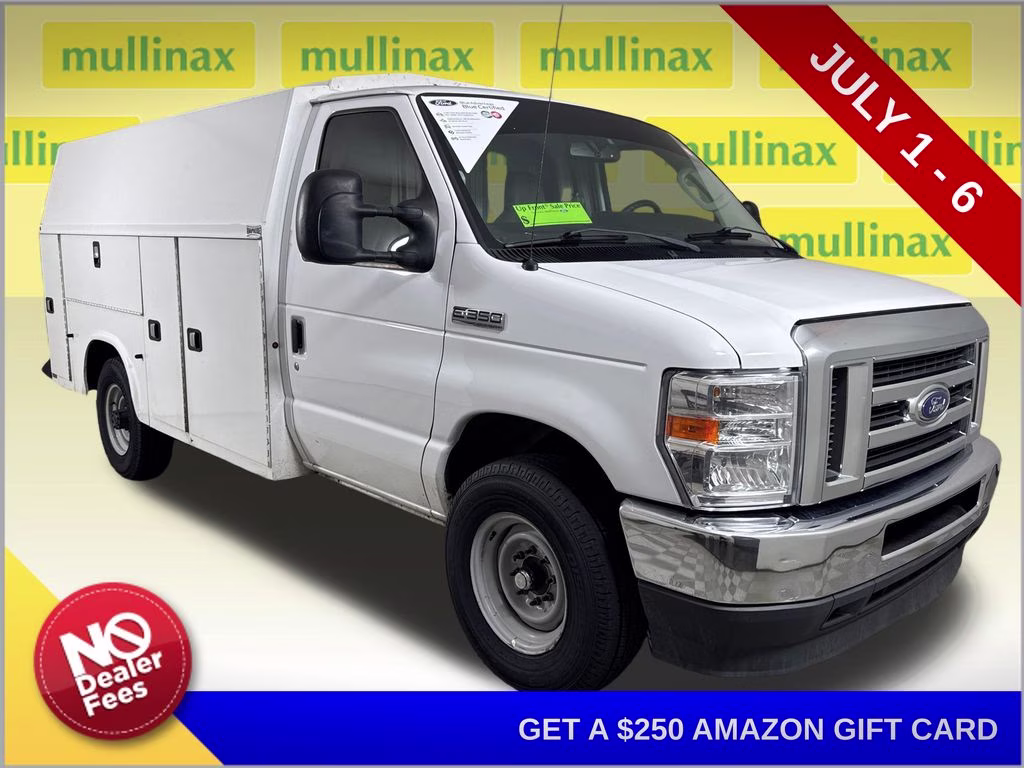 2021 Oxford White Ford E-350SD Base RWD Truck