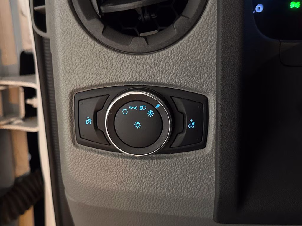2021 Oxford White Ford E-350SD Base RWD Truck
