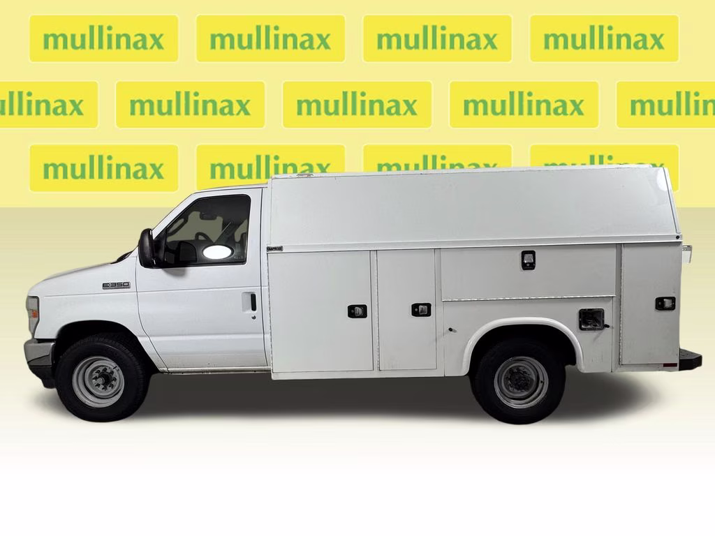 2021 Oxford White Ford E-350SD Base RWD Truck