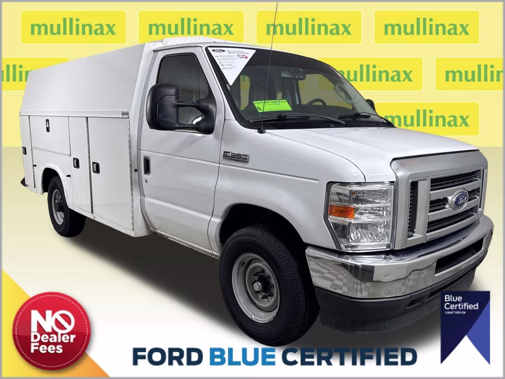 2021 Oxford White Ford E-350SD Base RWD Truck
