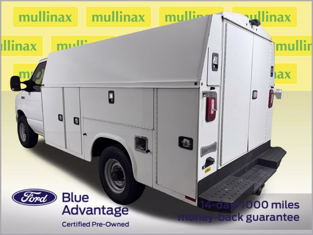 2021 Oxford White Ford E-350SD Base RWD Truck