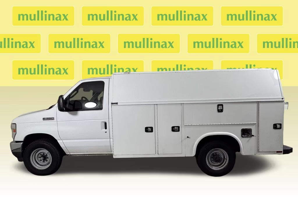 2021 Oxford White Ford E-350SD Base RWD Truck