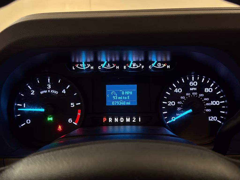 2021 Oxford White Ford E-350SD Base RWD Truck
