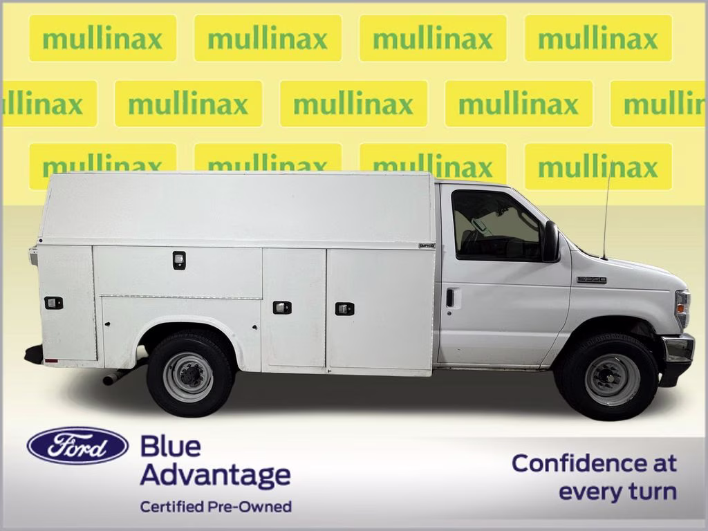 2021 Oxford White Ford E-350SD Base RWD Truck
