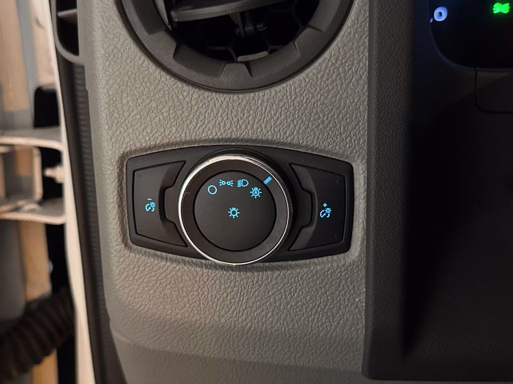 2021 Oxford White Ford E-350SD Base RWD Truck