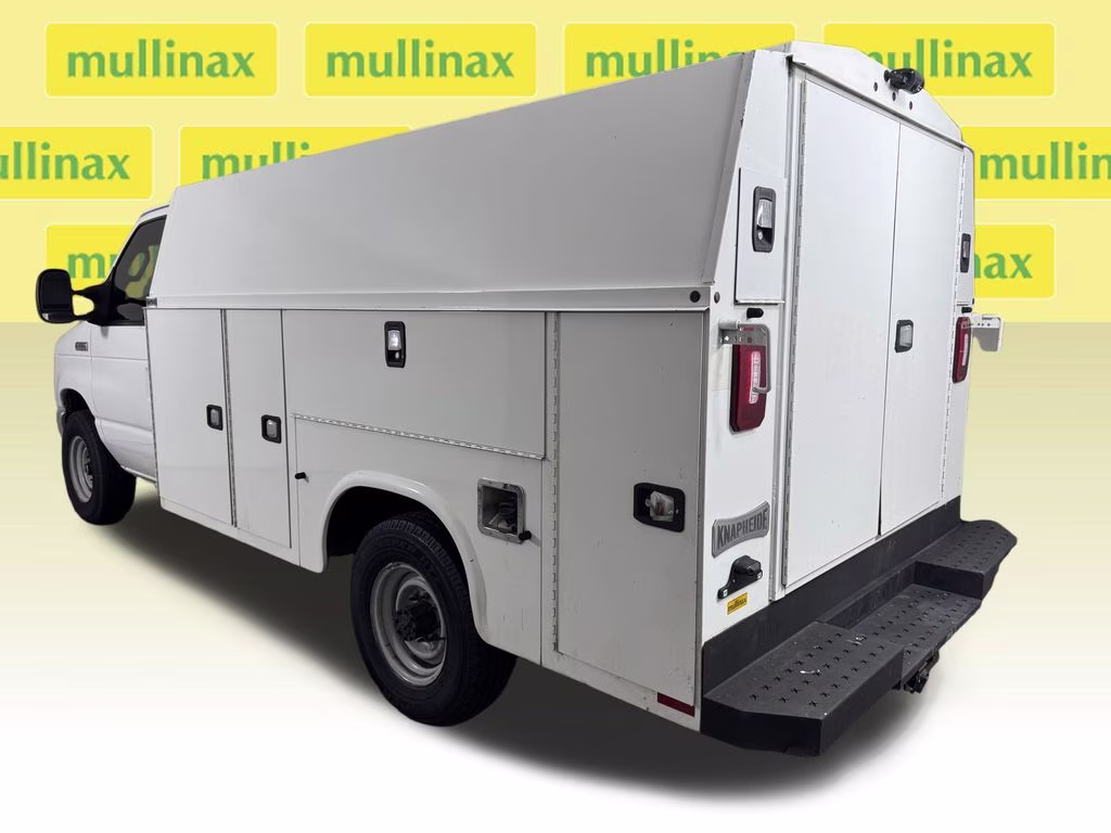 2021 Oxford White Ford E-350SD Base RWD Truck