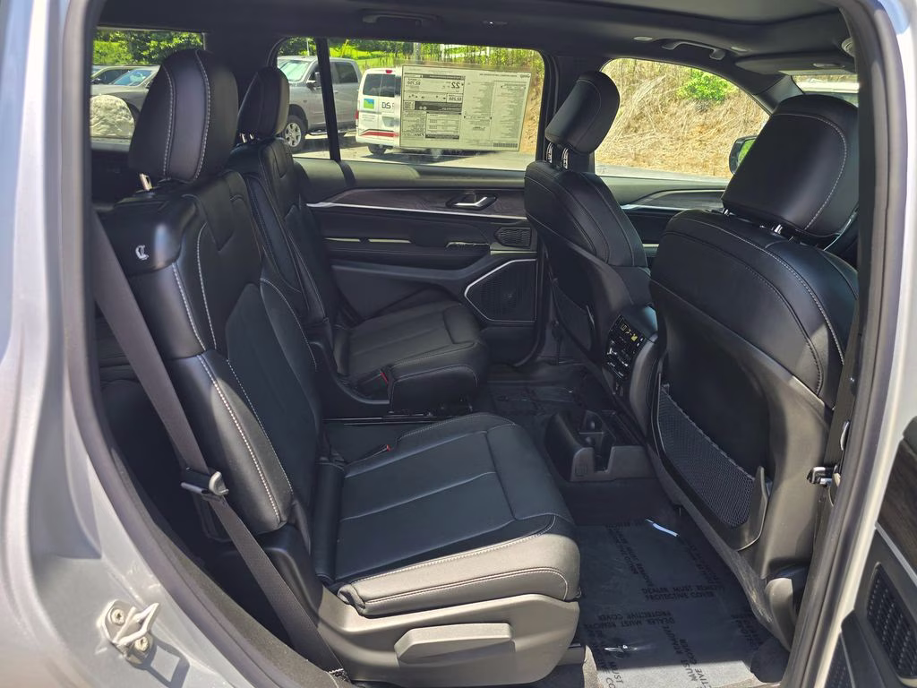 2026 Silver Zynith Jeep Grand Cherokee L Limited Reserve 4X4 SUV