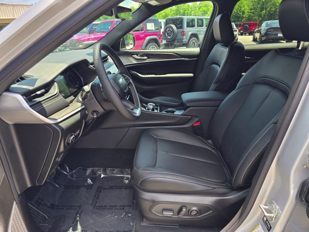 2026 Silver Zynith Jeep Grand Cherokee L Limited Reserve 4X4 SUV