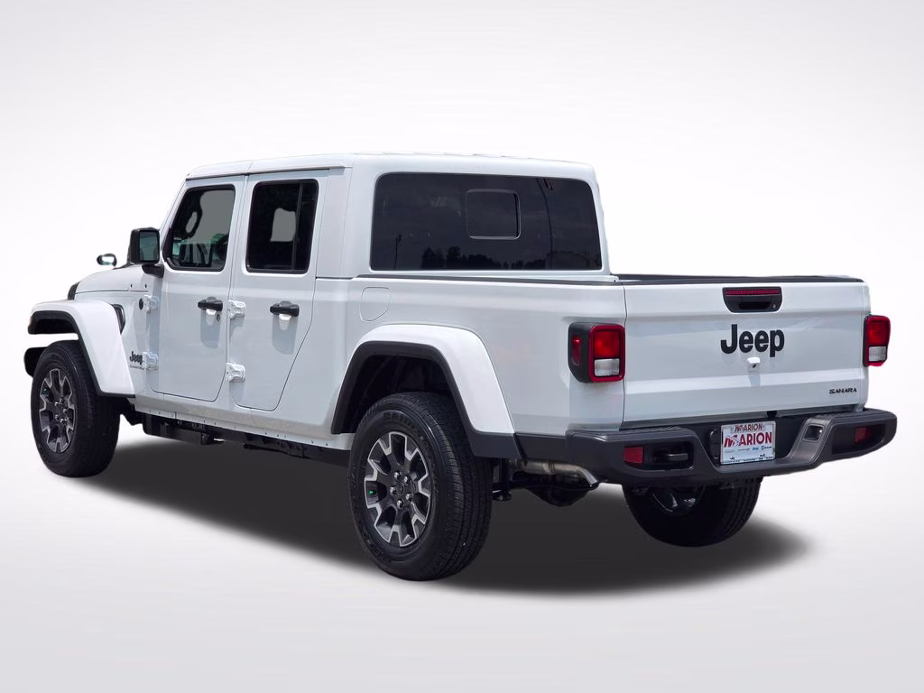 2026 Bright White Clearcoat Jeep Gladiator Sahara 4X4 Truck