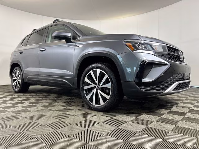 2023 Platinum Gray Metallic Volkswagen Taos 1.5T SE FWD SUV