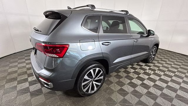2023 Platinum Gray Metallic Volkswagen Taos 1.5T SE FWD SUV