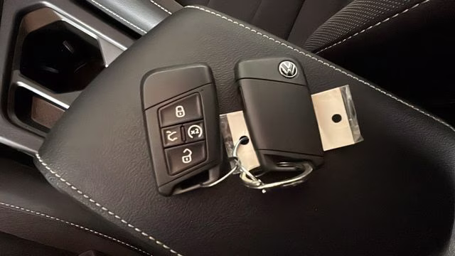 2023 Platinum Gray Metallic Volkswagen Taos 1.5T SE FWD SUV