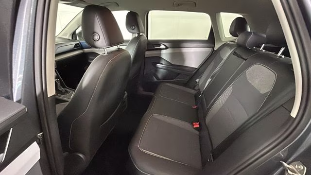 2023 Platinum Gray Metallic Volkswagen Taos 1.5T SE FWD SUV