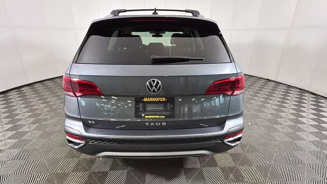 2023 Platinum Gray Metallic Volkswagen Taos 1.5T SE FWD SUV