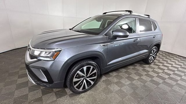 2023 Platinum Gray Metallic Volkswagen Taos 1.5T SE FWD SUV