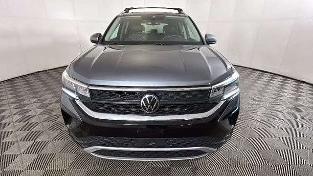 2023 Platinum Gray Metallic Volkswagen Taos 1.5T SE FWD SUV