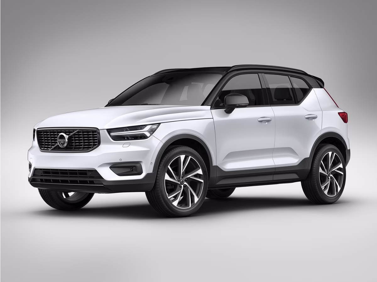 2019 Blue Metallic Volvo XC40 R-Design AWD SUV