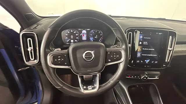 2019 Blue Metallic Volvo XC40 R-Design AWD SUV