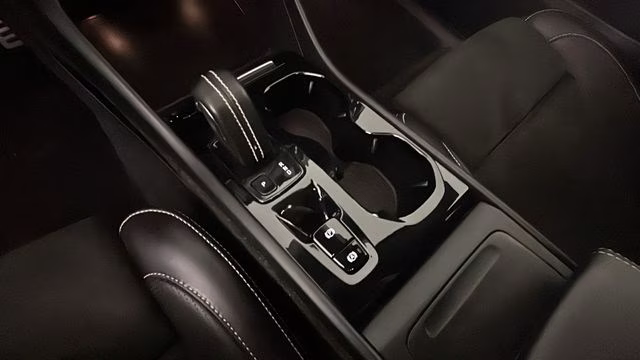 2019 Blue Metallic Volvo XC40 R-Design AWD SUV