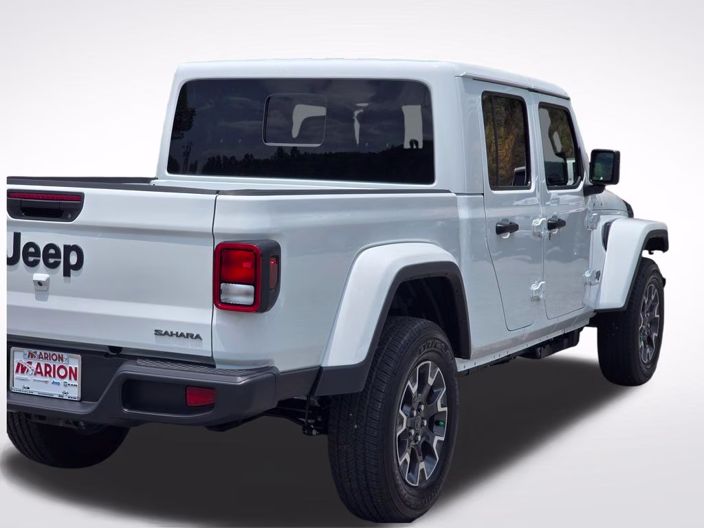 2026 Bright White Clearcoat Jeep Gladiator Sahara 4X4 Truck
