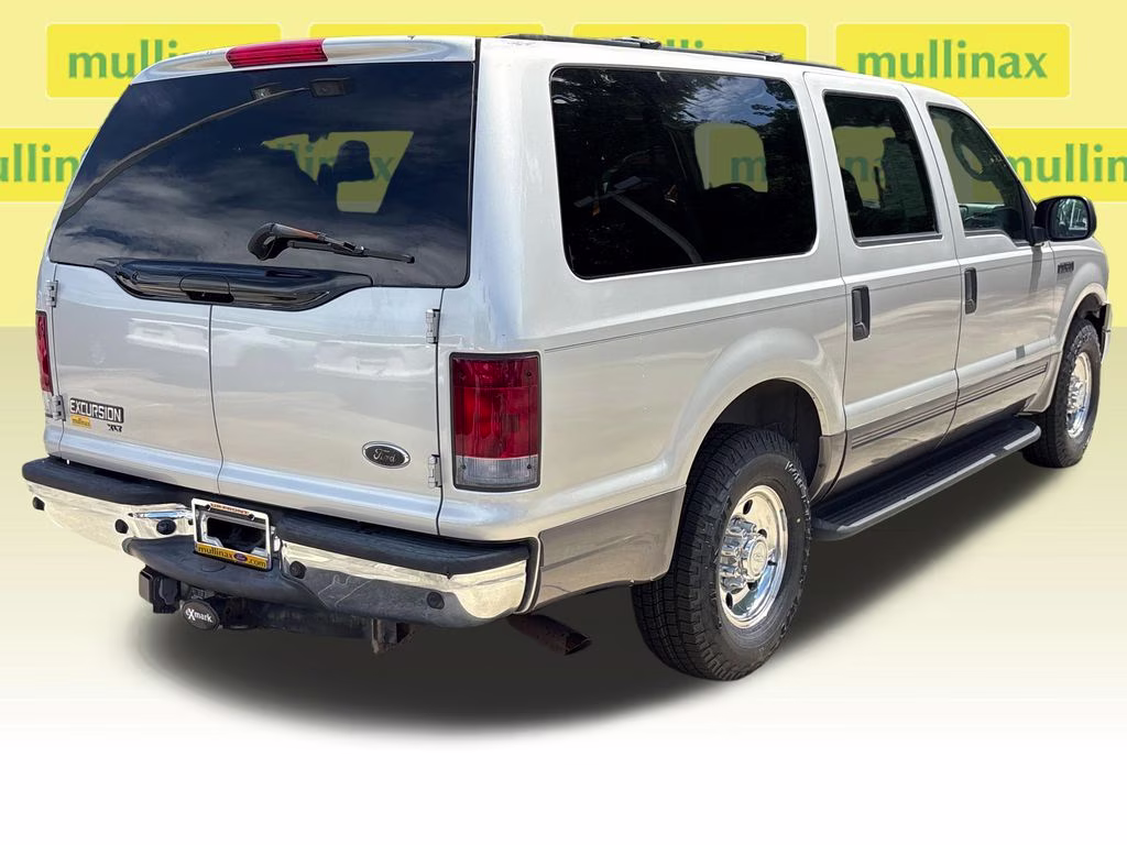 2005 Silver Birch Clearcoat Metallic Ford Excursion XLS RWD SUV