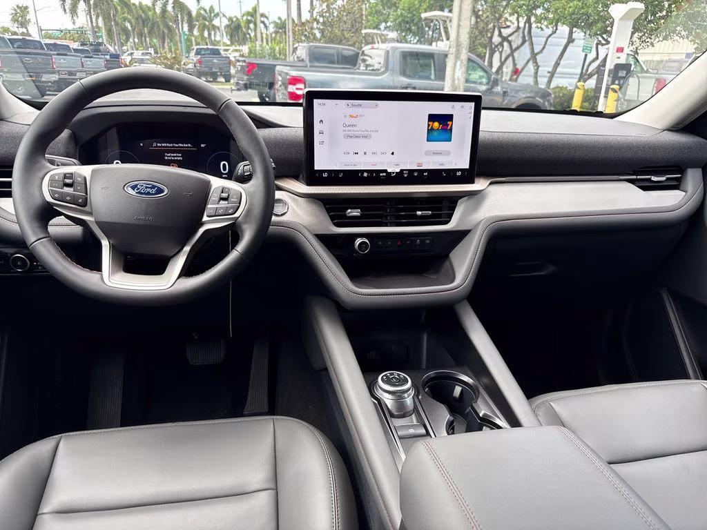 2026 White Metallic Ford Explorer Active RWD SUV