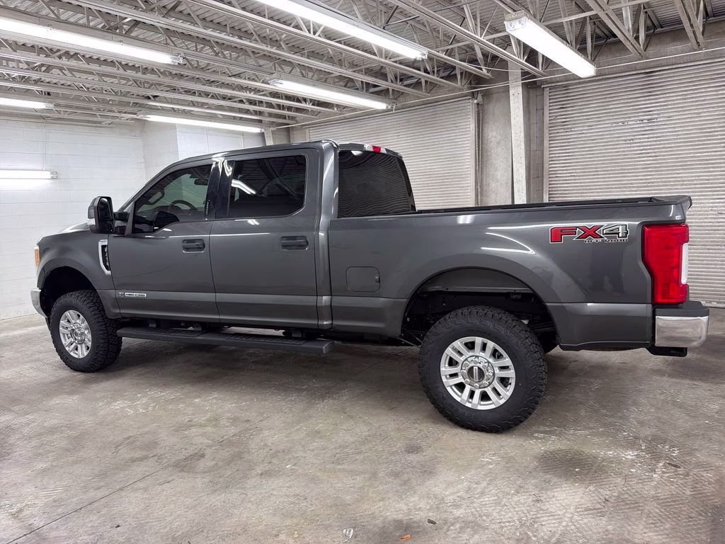 2017 Magnetic Ford Super Duty F-250 SRW XLT 4X4 Truck
