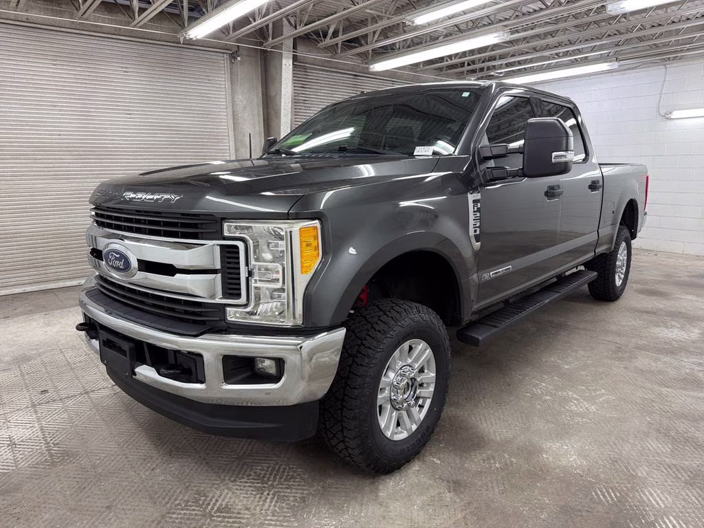 2017 Magnetic Ford Super Duty F-250 SRW XLT 4X4 Truck
