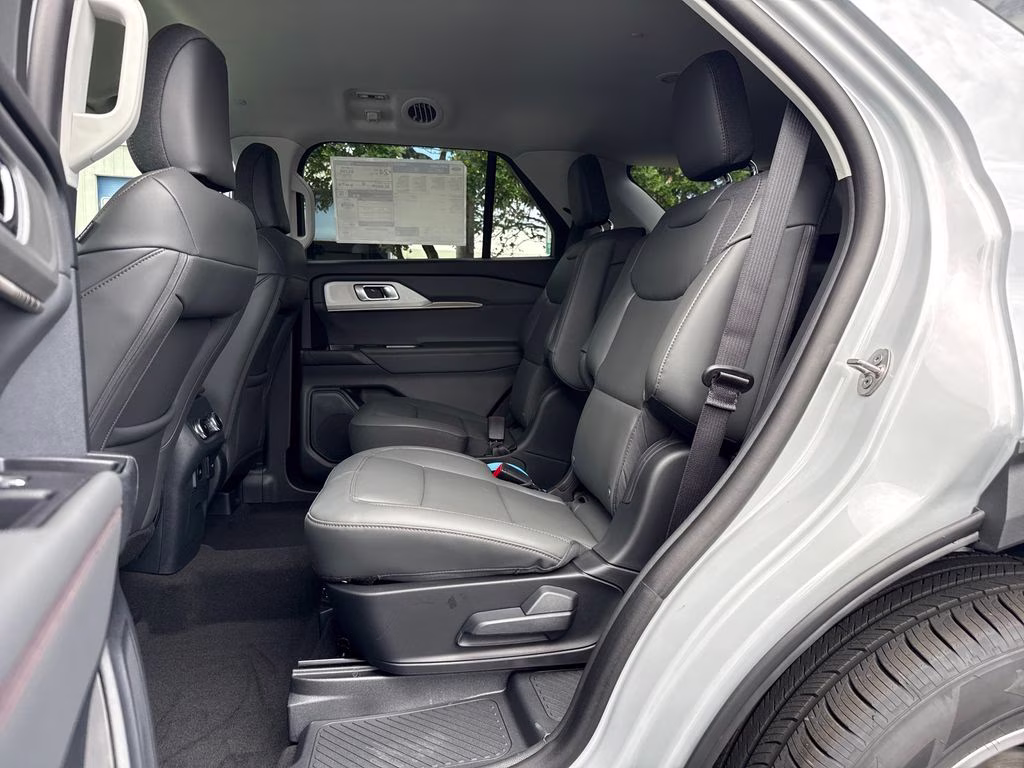 2026 White Metallic Ford Explorer Active RWD SUV