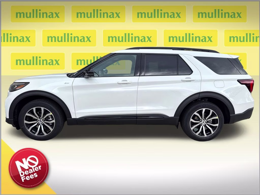 2026 Star White Metallic Tri-Coat Ford Explorer ST-Line RWD SUV