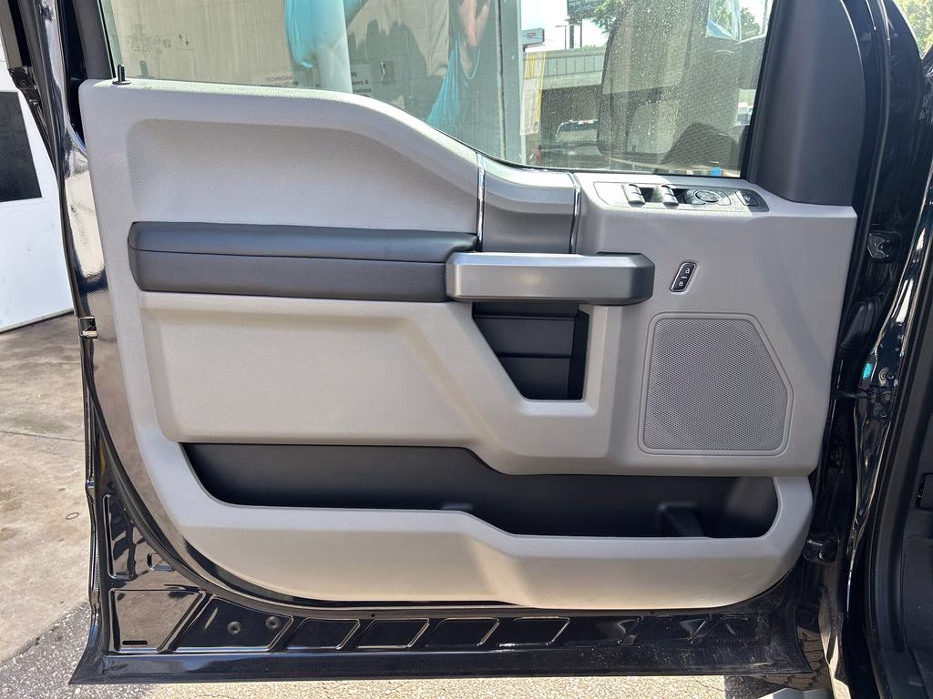 2022 Atlas Blue Metallic Ford Super Duty F-250 SRW XLT 4X4 Truck