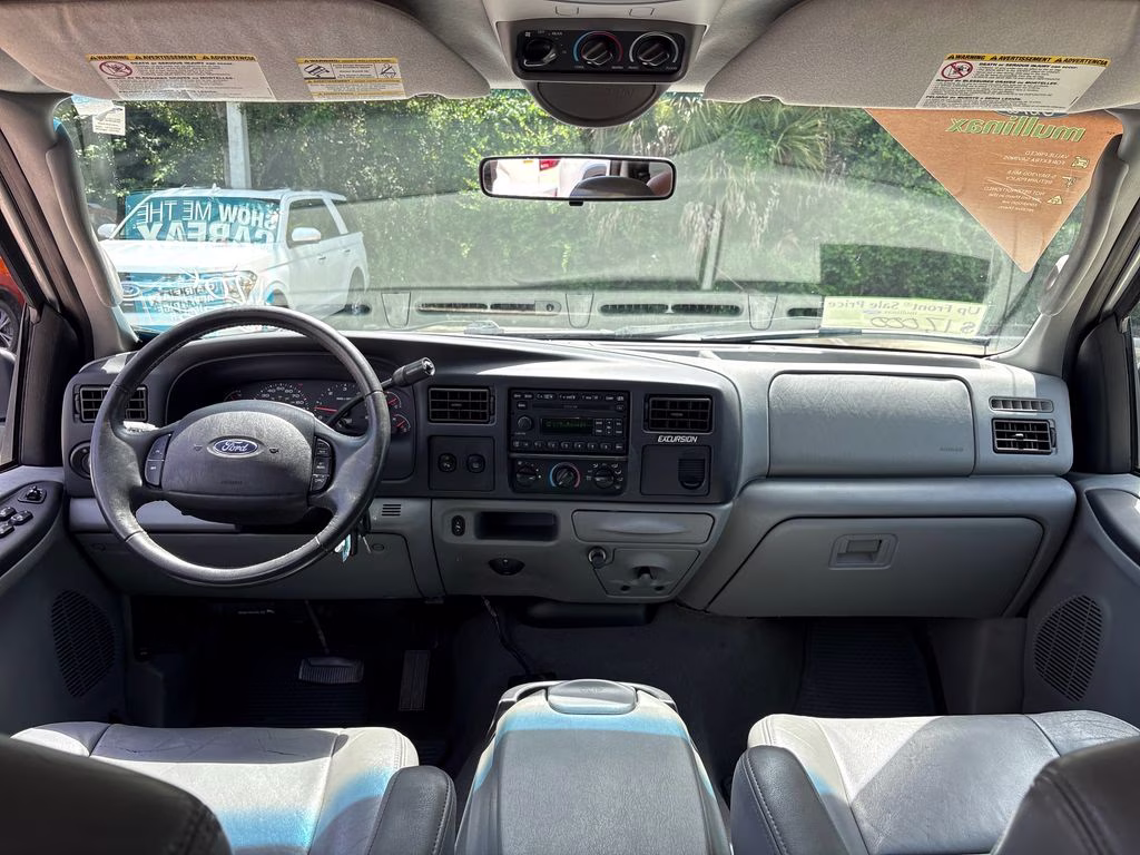 2005 Silver Birch Clearcoat Metallic Ford Excursion XLS RWD SUV