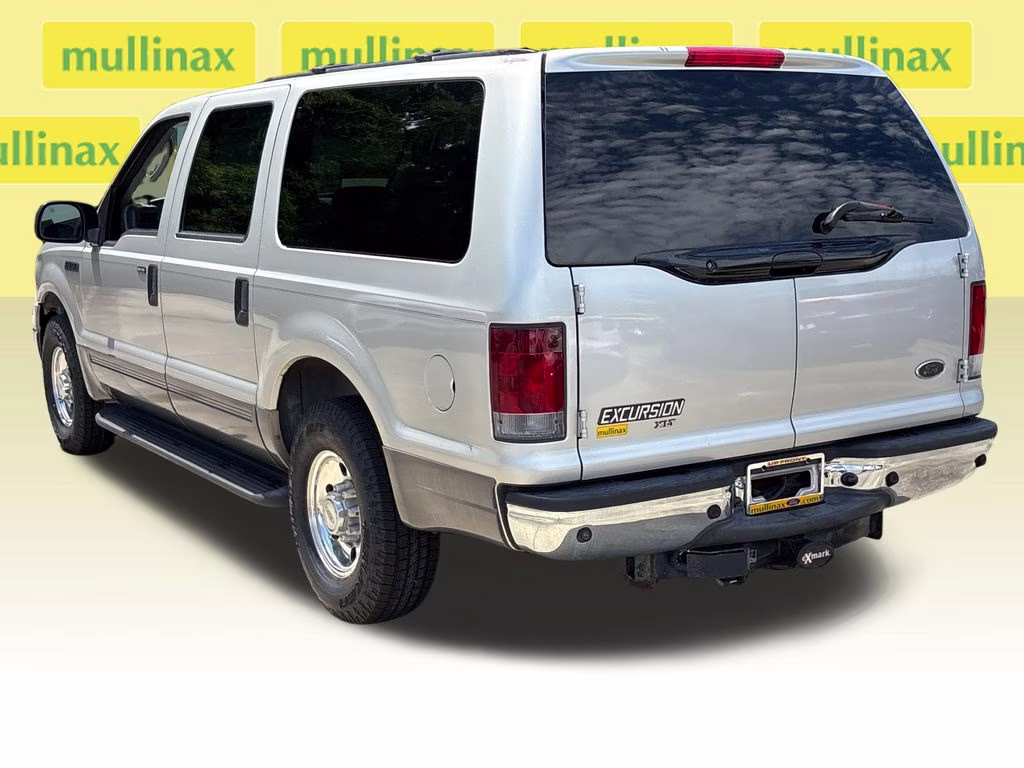 2005 Silver Birch Clearcoat Metallic Ford Excursion XLS RWD SUV