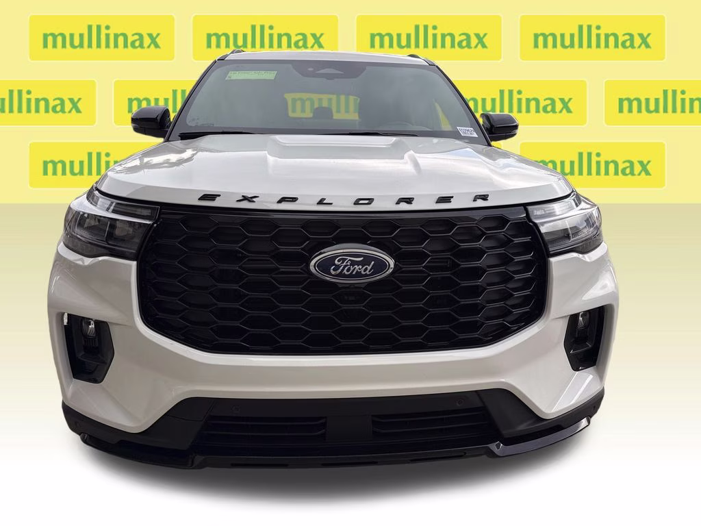2026 Star White Metallic Tri-Coat Ford Explorer ST-Line RWD SUV