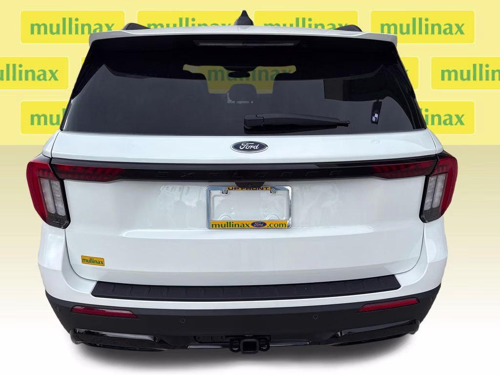 2026 Star White Metallic Tri-Coat Ford Explorer ST-Line RWD SUV