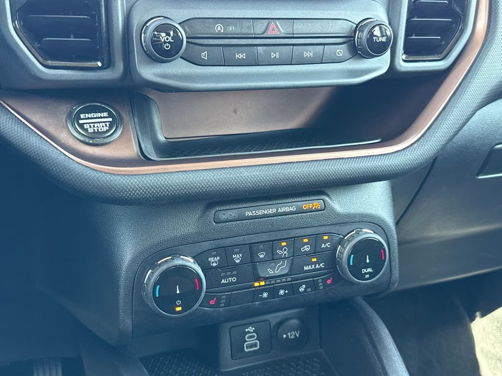 2023 Oxford White Ford Bronco Sport Outer Banks 4X4 SUV