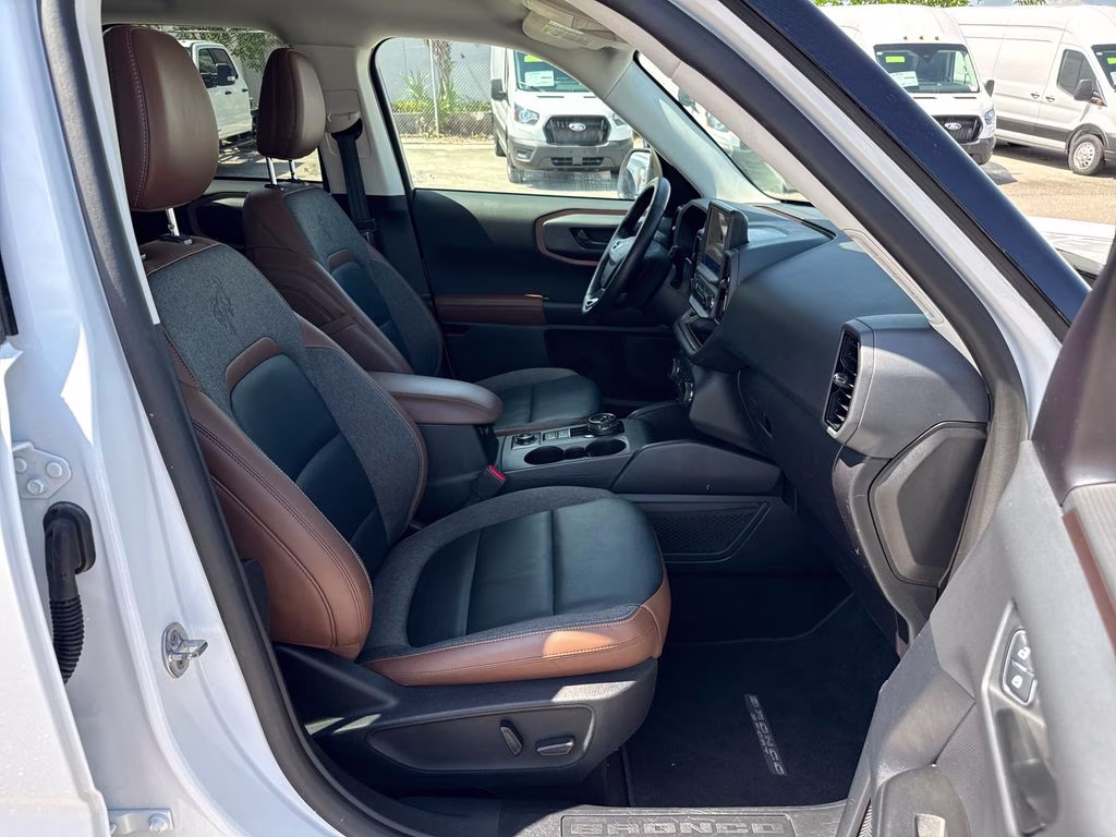 2023 Oxford White Ford Bronco Sport Outer Banks 4X4 SUV